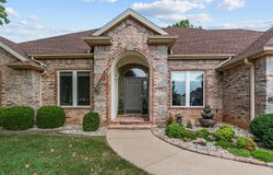 3725 E Cromwell Lane, Springfield, MO 65802