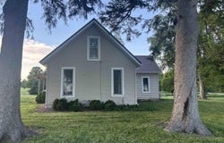 504 W Central, Winfield, IA 52659