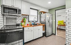 10 GREYSTONE Road, CARLISLE, PA 17015