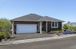 2165 SKYLINE Dr, Seaside, OR 97138