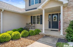 7409 Piper Glen Drive, Springfield, IL 62711