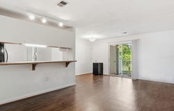 1210 UNIVERSITY Terrace, Blacksburg, VA 24060