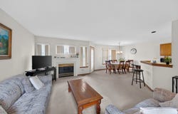 7016 S Stratton Lane, Gurnee, IL 60031