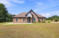 196 S Moore Crossing, Byhalia, MS 38611
