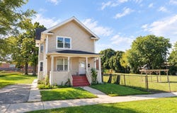 525 SOUTH Avenue, Waukegan, IL 60085