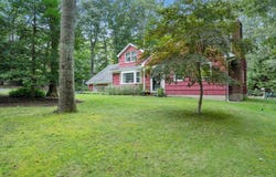 9 Circle Drive, Shoreham, NY 11786