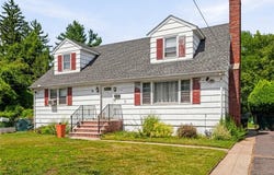 33 Prospect Street, Paramus, NJ 07652