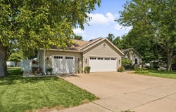 2002 Spruce Lane, Monticello, IL 61856