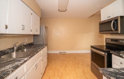 625 GILMAN St, Moberly, MO 65270