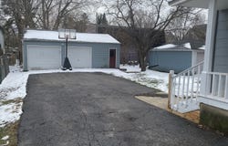 515 Walnut Avenue, Elgin, IL 60123