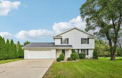 970 E Mackinac Ave, Oak Creek, WI 53154