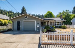 1012 S WATER St, Silverton, OR 97381
