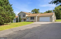 388 CAMELOT Boulevard, FALLING WATERS, WV 25419