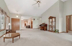 5553 Foxwoods Drive, Oak Lawn, IL 60453