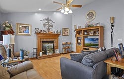 522 Deer Run, Moro, IL 62067