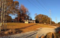 208 Hedge Street, Central, SC 29630