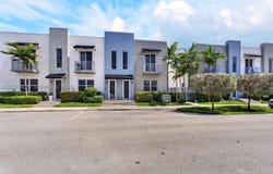 405 NE 35th Ct, Oakland Park, FL 33334