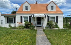 11 Washington Dr, Monessen, PA 15062