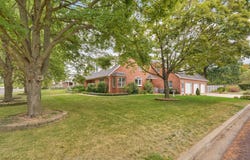 1401 Dierker Drive, Monett, MO 65708