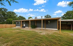 133 Deer Run, Smithville, TX 78957