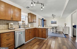 98 WESTVIEW Manor, YORK, PA 17408