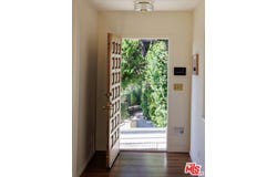1011 W Mountain St, Glendale, CA 91202