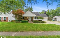 314 Cedarwood Drive, Flushing, MI 48433