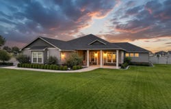 2477 Hanson Loop, Burbank, WA 99323