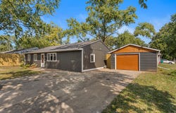 2424 E WASHINGTON Drive, Urbana, IL 61802