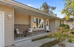 1270 SNOWDON Drive, OSHKOSH, WI 54904