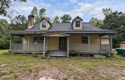 137 Adams Way, DeFuniak Springs, FL 32435
