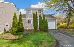 10 Linden Court, Bloomfield, CT 06002