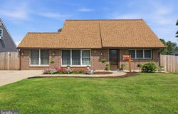 16 PARKSIDE Circle, LEVITTOWN, PA 19056