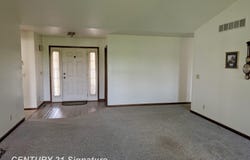 1249 E Oakdale Circle, Freeland, MI 48623