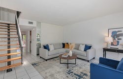 1082 W 79th St, Hialeah, FL 33014