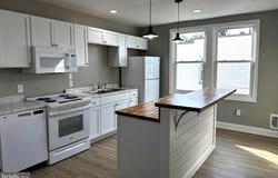 326 E BROADWAY, RED LION, PA 17356