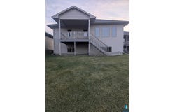 7504 W Flowerfields Pl, Sioux Falls, SD 57106