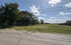 1200 Torres St, Lockhart, TX 78644