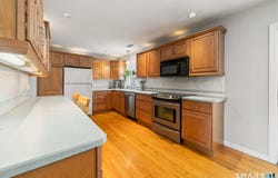 51 Sky View Circle, Hamden, CT 06514