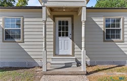 607 Hanover Street, Edna, TX 77957
