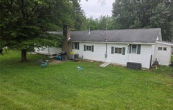 426 N Walnut St, Ligonier, PA 15658