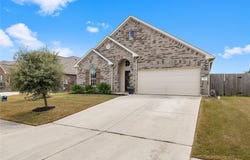 521 Hendelson Ln, Hutto, TX 78634