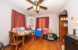 44 Forest Grove Rd, Coraopolis, PA 15108