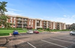 2455 Londin Lane E, Maplewood, MN 55119