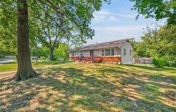1004 NE 60th Terrace, Gladstone, MO 64118