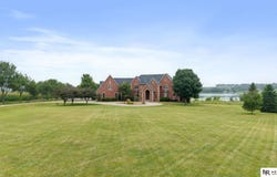 746 County Rd P, Yutan, NE 68073