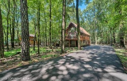 24 Wood Street, Lake Harmony, PA 18624