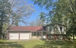 1860 S Jackson Avenue, Harrison, MI 48625