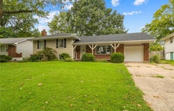 212 SW Craigmont Drive, Lee's Summit, MO 66081