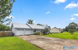1007 N Watson Drive, Centre, AL 35960